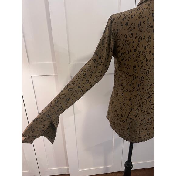 NWOT Carine Roitfield Uniqlo 100% Silk Leopard Print Button Down Blouse Shirt -S - Picture 5 of 14